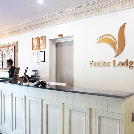 Venice Lodge Бандар-Сери-Бегаван Экстерьер фото