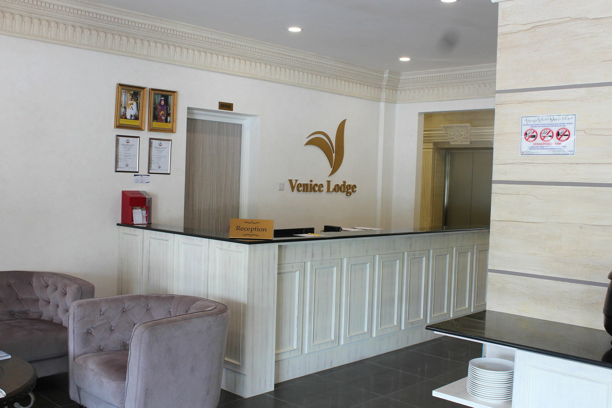 Venice Lodge Бандар-Сери-Бегаван Экстерьер фото